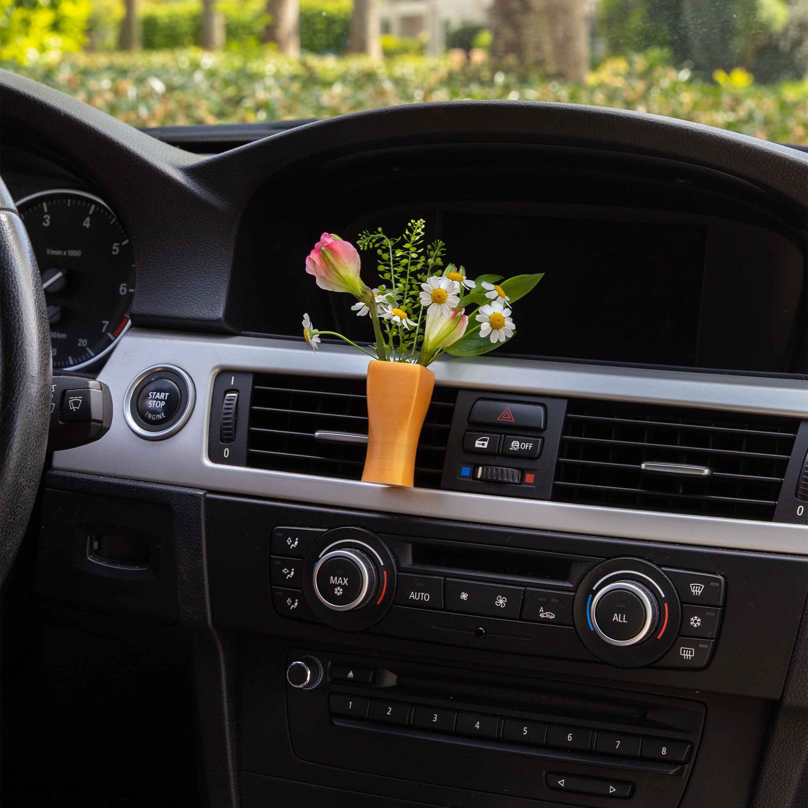 Mnemasyne - Cardening Mini Vase Car Accessory