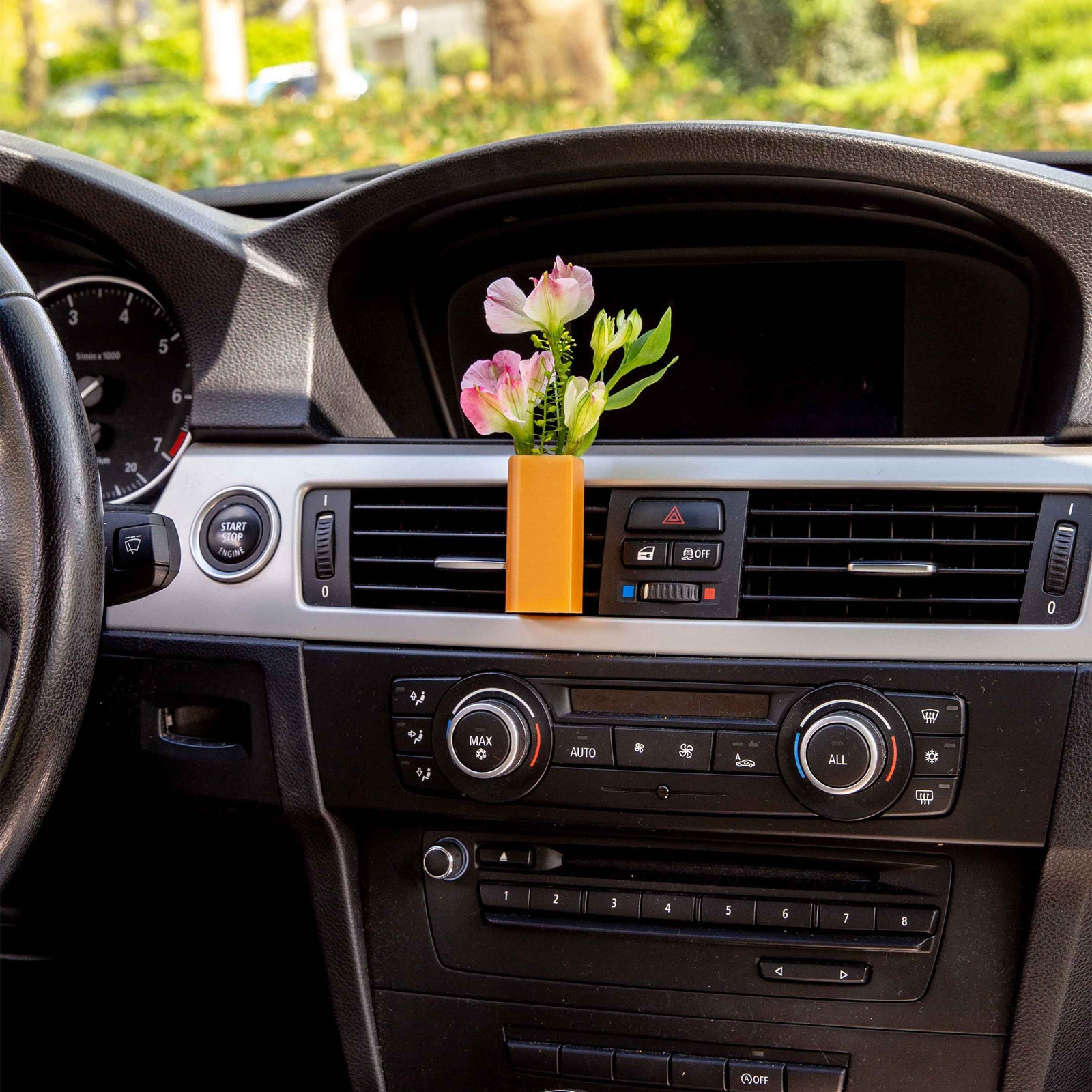 Ophion - Cardening Mini Vase Car Accessory