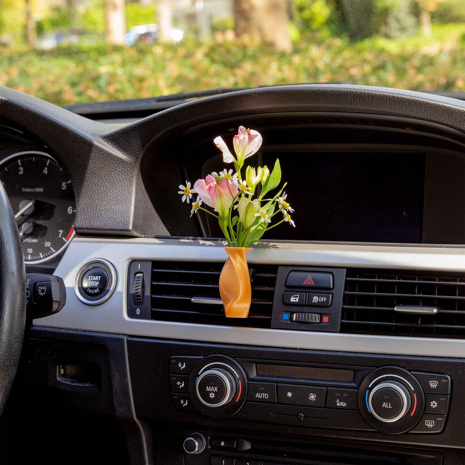 Titan - Cardening Mini Vase Car Accessory