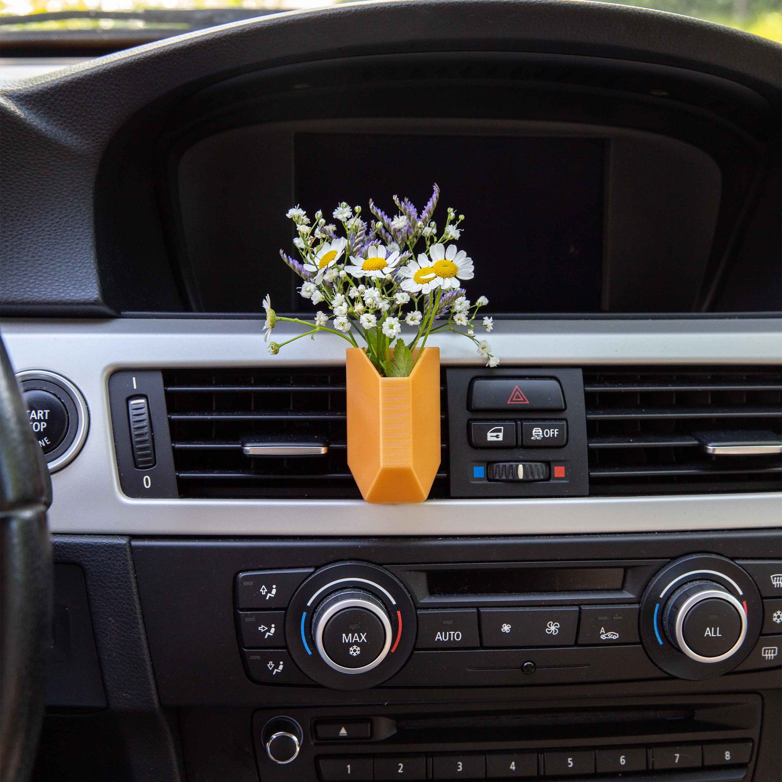 Lamiai - Cardening Mini Vase Car Accessory