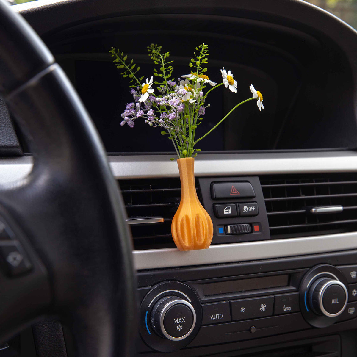 Metis - Cardening Mini Vase Car Accessory