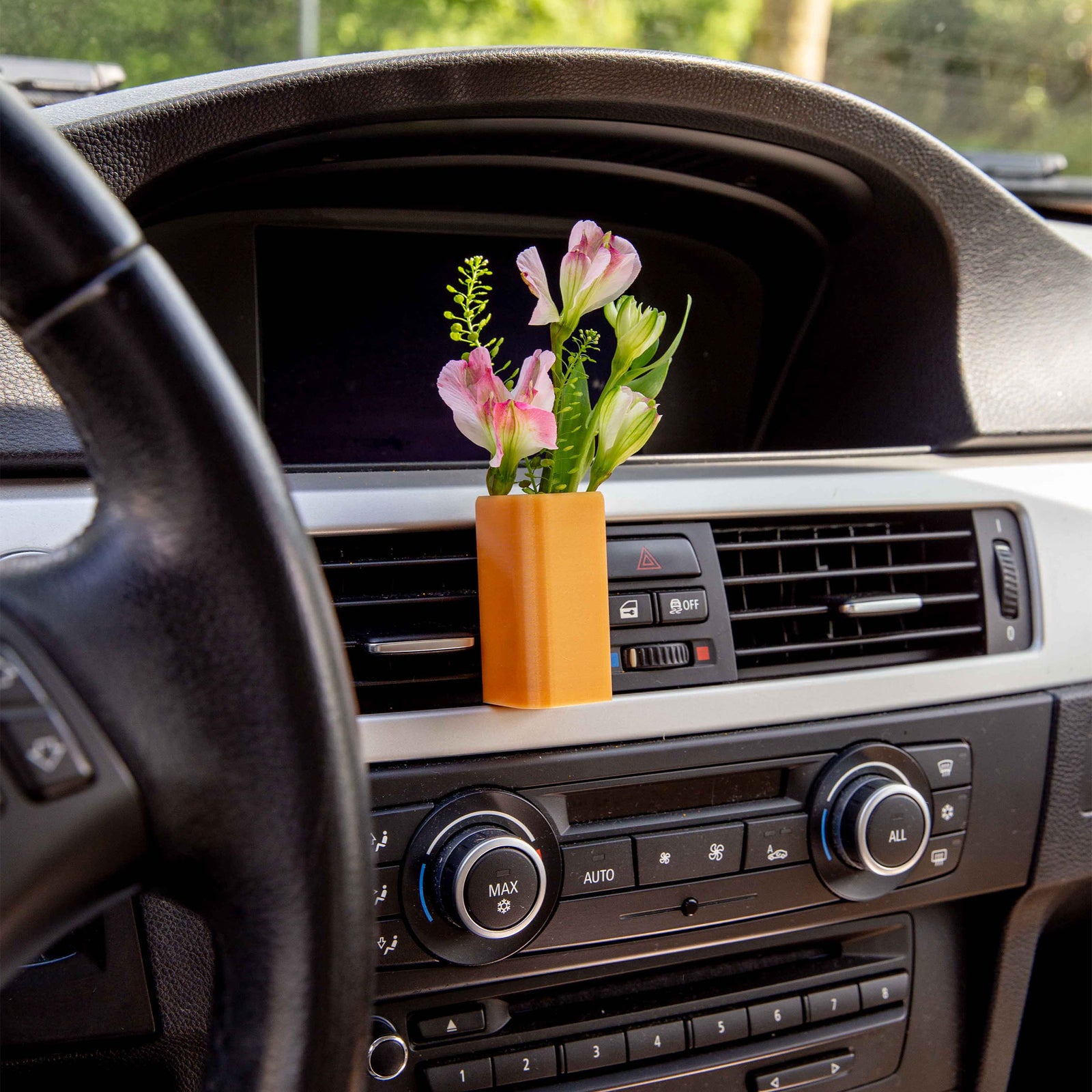 Ophion - Cardening Mini Vase Car Accessory