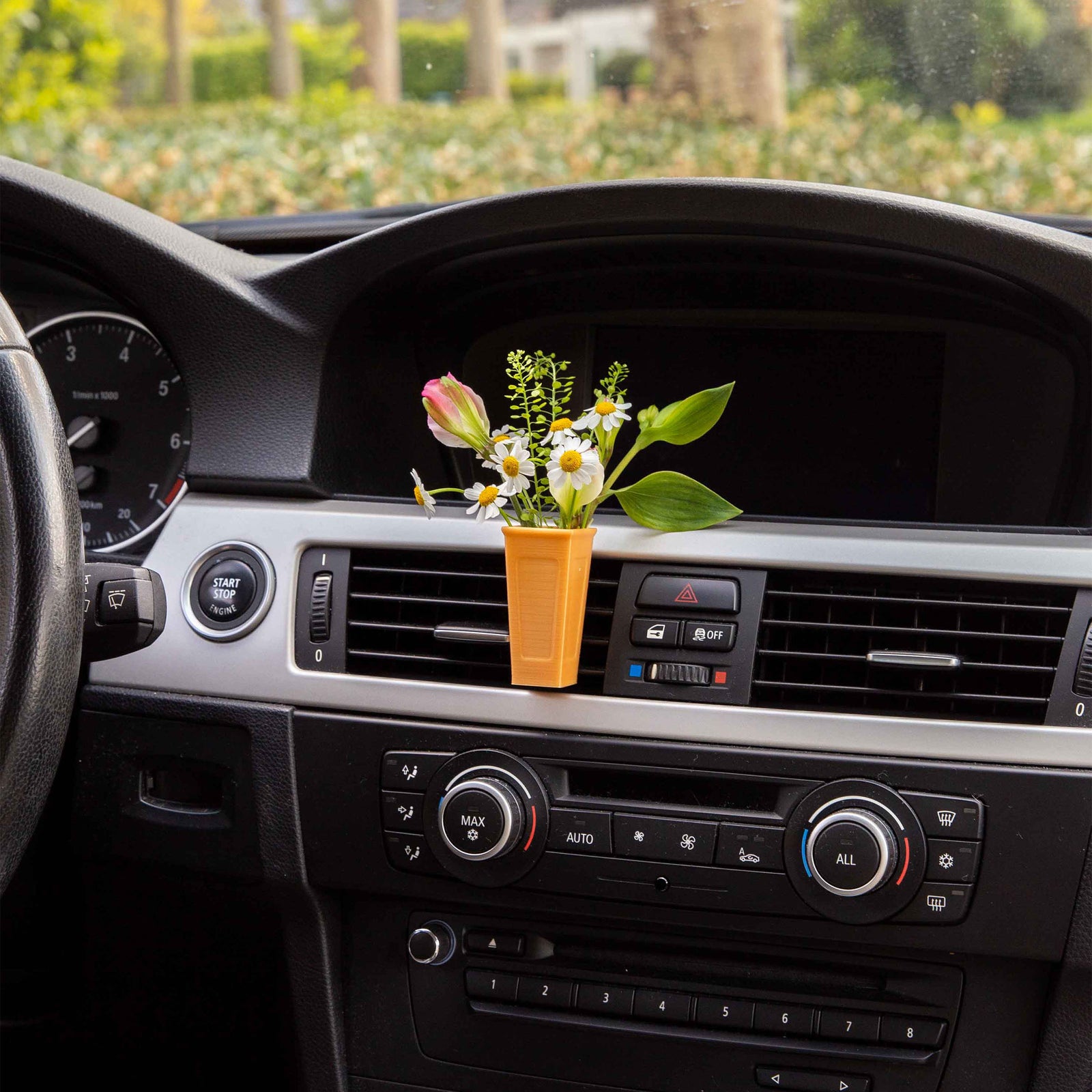Themis - Cardening Mini Vase Car Accessory
