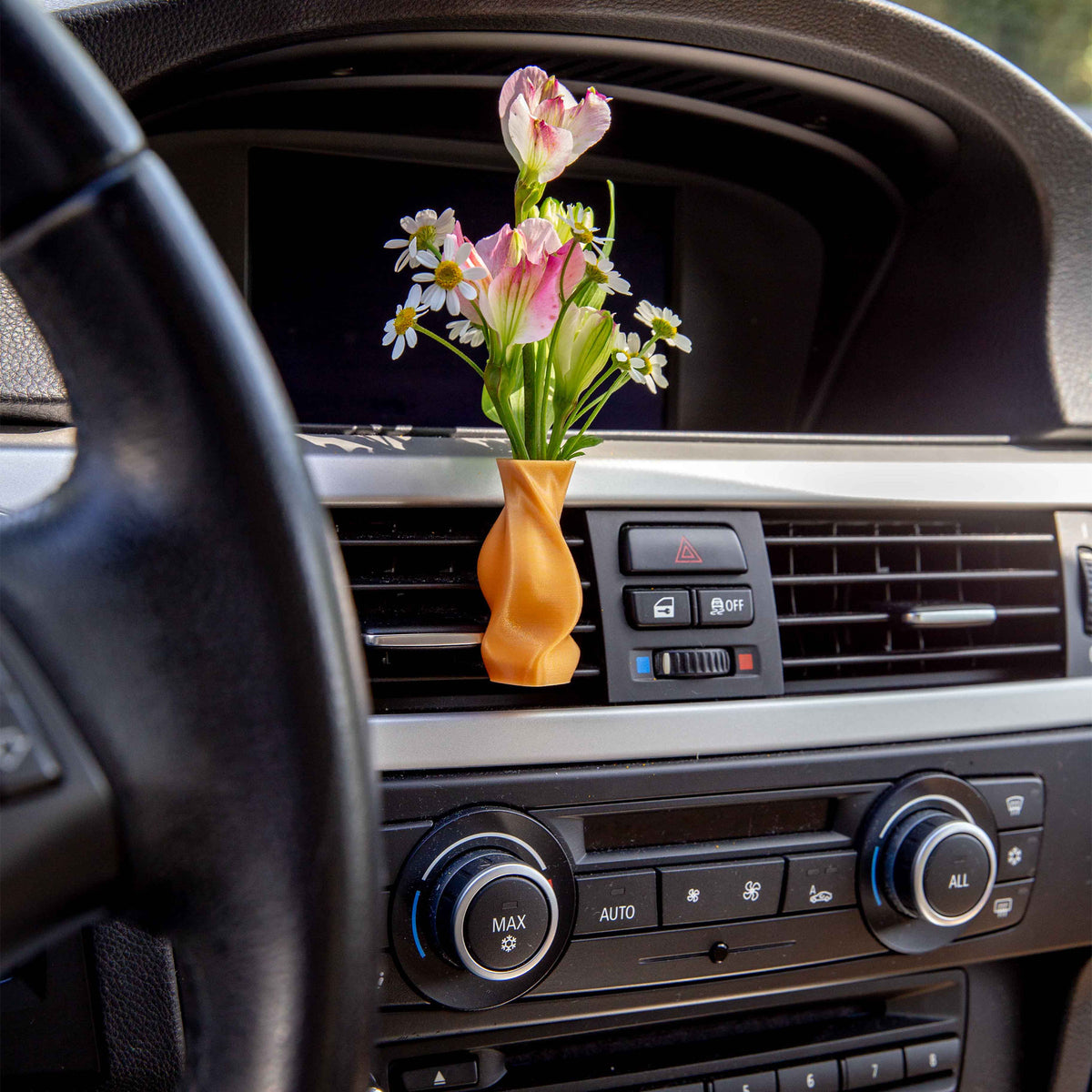 Titan - Cardening Mini Vase Car Accessory