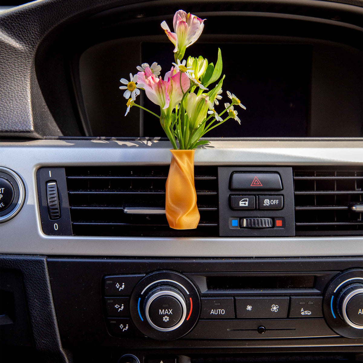 Titan - Cardening Mini Vase Car Accessory